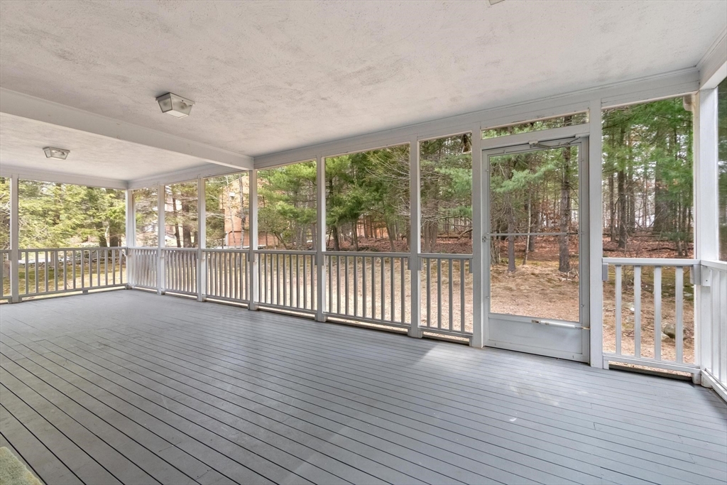 31 Old Stagecoach Road Bedford, MA 01730 - Photo 32 of 37
