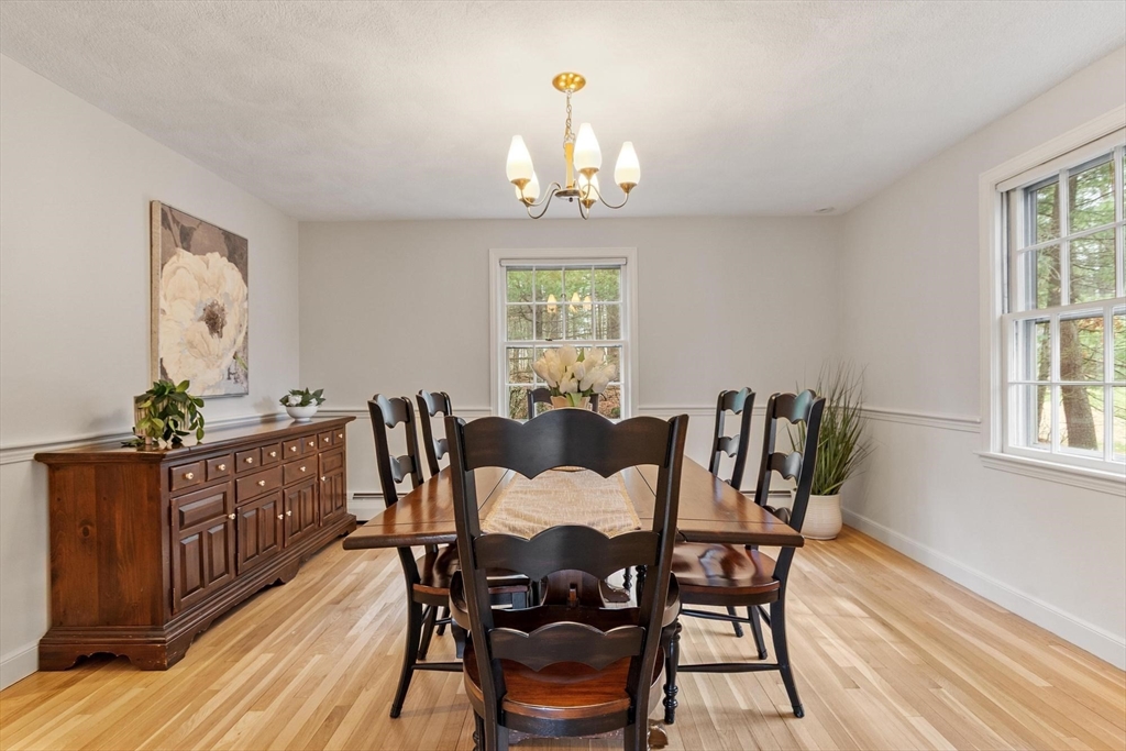 31 Old Stagecoach Road Bedford, MA 01730 - Photo 8 of 37