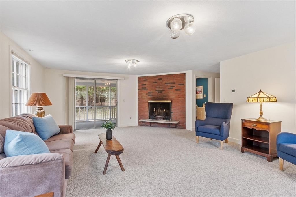 31 Old Stagecoach Road Bedford, MA 01730 - Photo 10 of 37