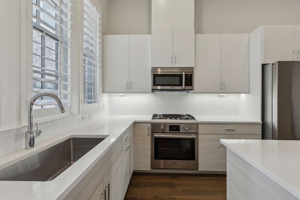14955 Oak Street Addison, TX 75001 - Photo 8 of 39
