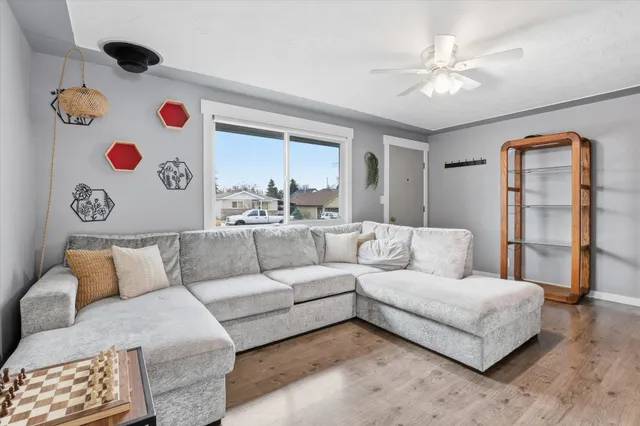 $334,000 | 2615 North Hogan Street, Spokane, WA 99207