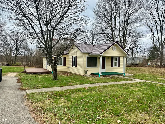 $179,900 | 1779 East Little Bear Road, Connersville, IN 47331