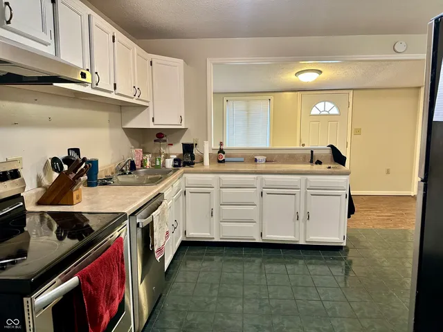 $179,900 | 1779 East Little Bear Road, Connersville, IN 47331