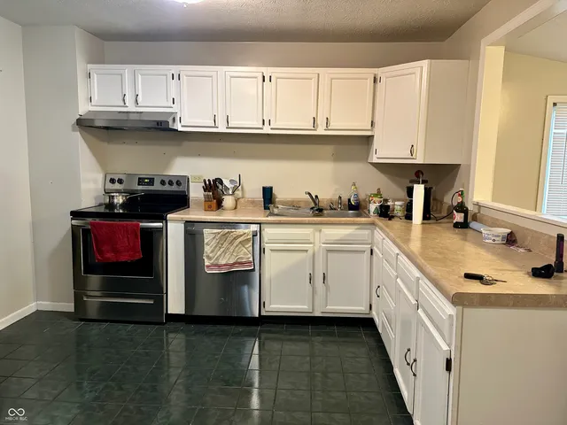 $179,900 | 1779 East Little Bear Road, Connersville, IN 47331