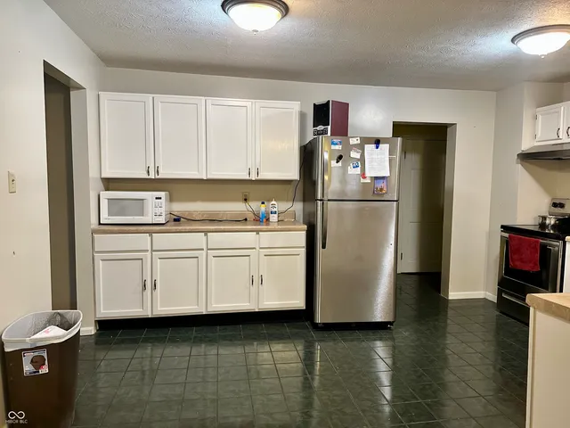 $179,900 | 1779 East Little Bear Road, Connersville, IN 47331