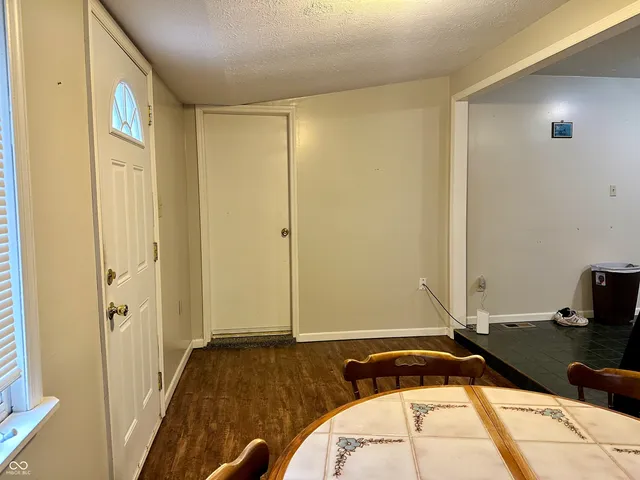 $179,900 | 1779 East Little Bear Road, Connersville, IN 47331