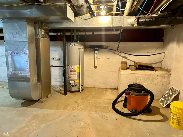 $179,900 | 1779 East Little Bear Road, Connersville, IN 47331