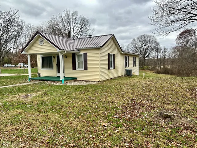 $179,900 | 1779 East Little Bear Road, Connersville, IN 47331