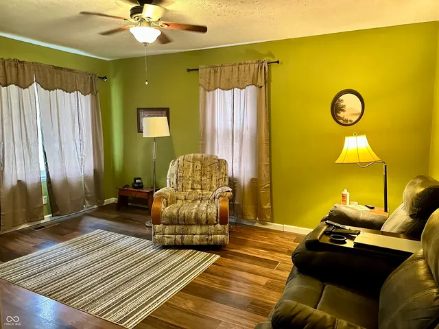 $179,900 | 1779 East Little Bear Road, Connersville, IN 47331