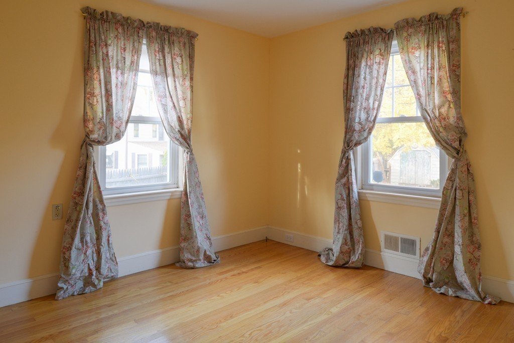 17 Calthrope Road Marblehead, MA 01945 - Photo 15 of 25 Gallery Image 15