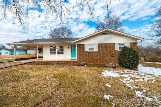 $229,900 | 1109 34th St Lane Northeast, Conover, NC 28613