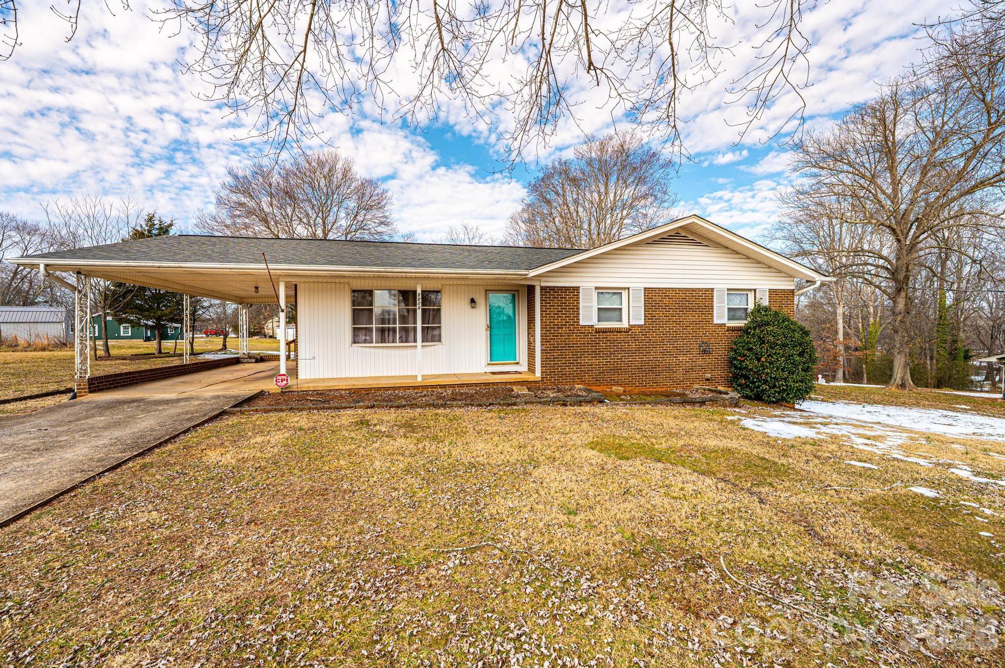 1109 34th St Lane Northeast Conover, NC 28613 - Photo 2 of 23