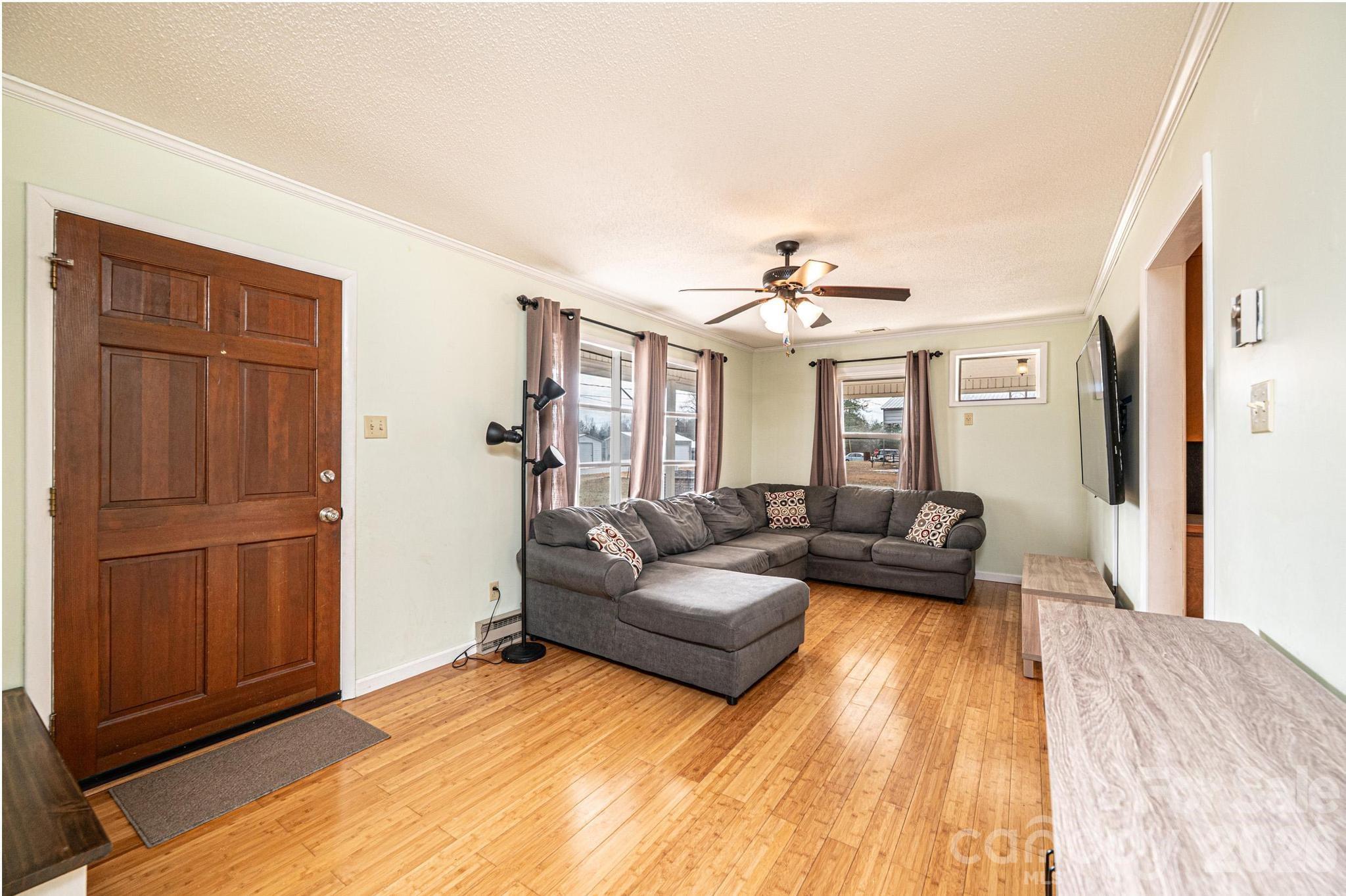 1109 34th St Lane Northeast Conover, NC 28613 - Photo 5 of 23