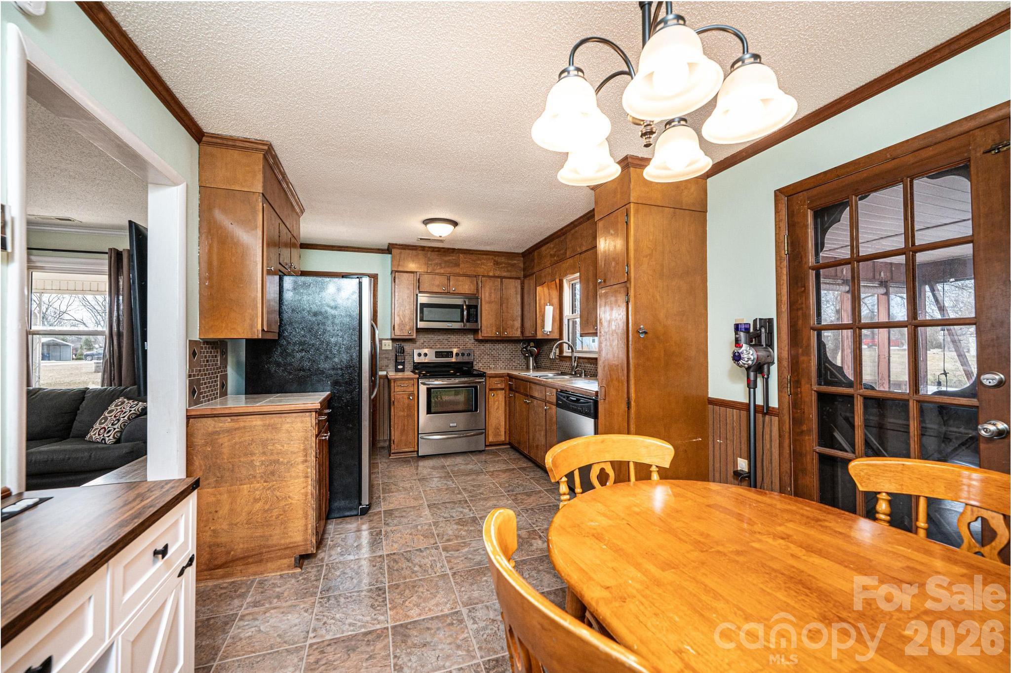 1109 34th St Lane Northeast Conover, NC 28613 - Photo 7 of 23