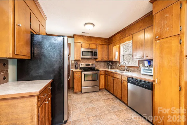 $229,900 | 1109 34th St Lane Northeast, Conover, NC 28613