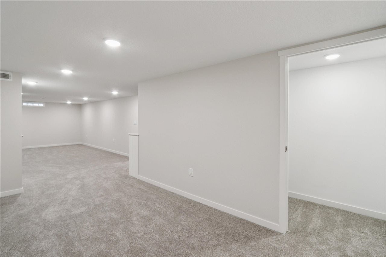 906 4th Street Victor, IA 52347 - Photo 25 of 38 Gallery Image 25