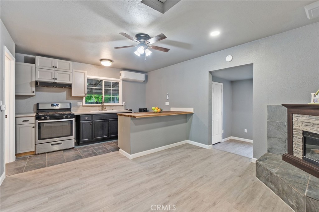 22011 Reading Drive Anderson, CA 96007 - Photo 28 of 28 Nice open floorplan