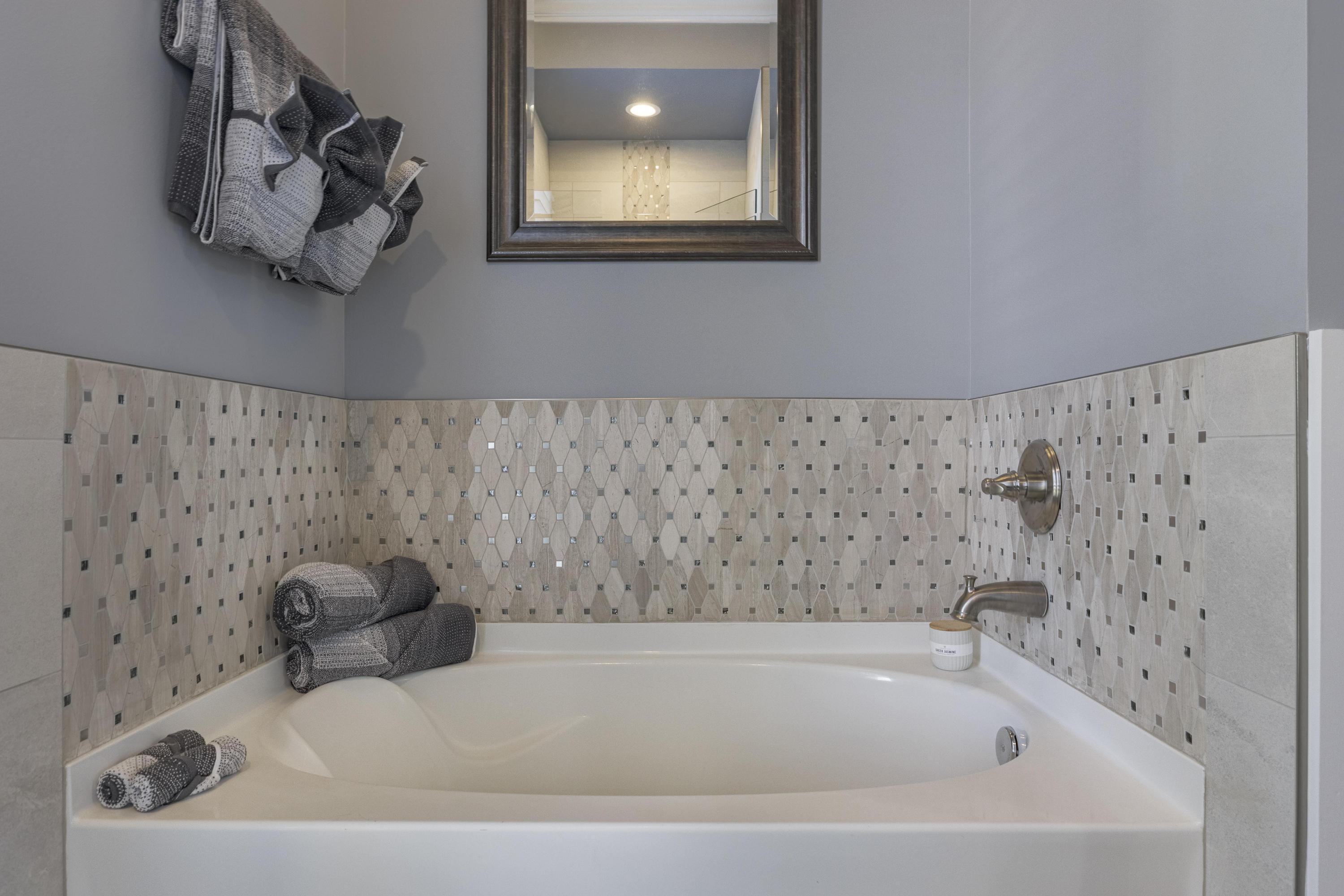 200 Manufacturers Road, Unit 348 Chattanooga, TN 37405 - Photo 17 of 46 Large Soaking Tub