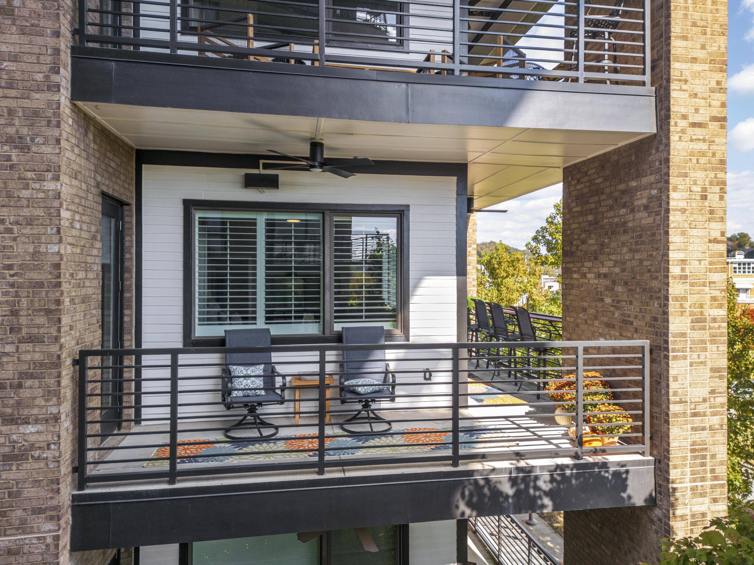 200 Manufacturers Road, Unit 348 Chattanooga, TN 37405 - Photo 20 of 46 L-shaped Balcony