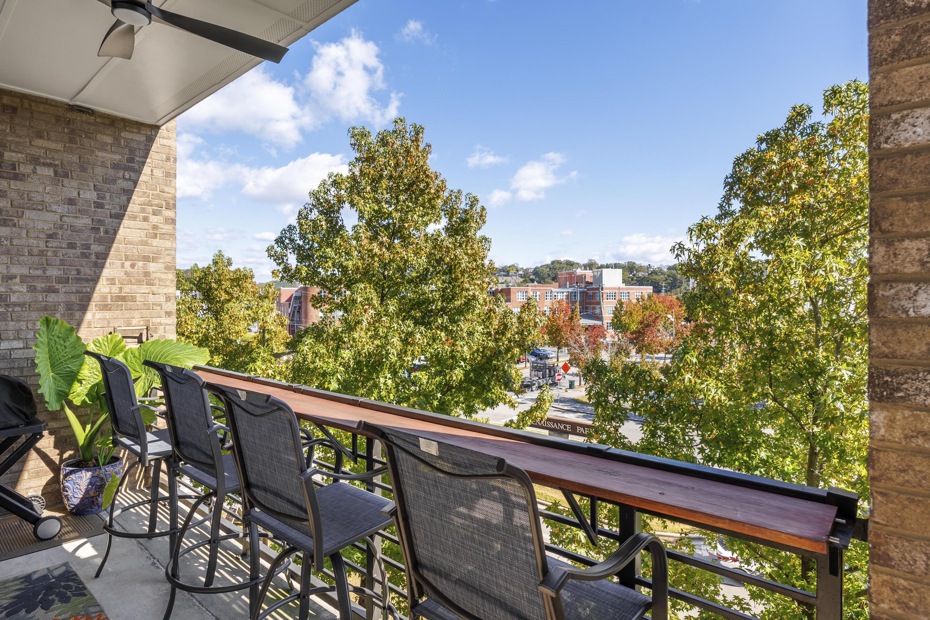 200 Manufacturers Road, Unit 348 Chattanooga, TN 37405 - Photo 23 of 46 Custom Bar-Shelf