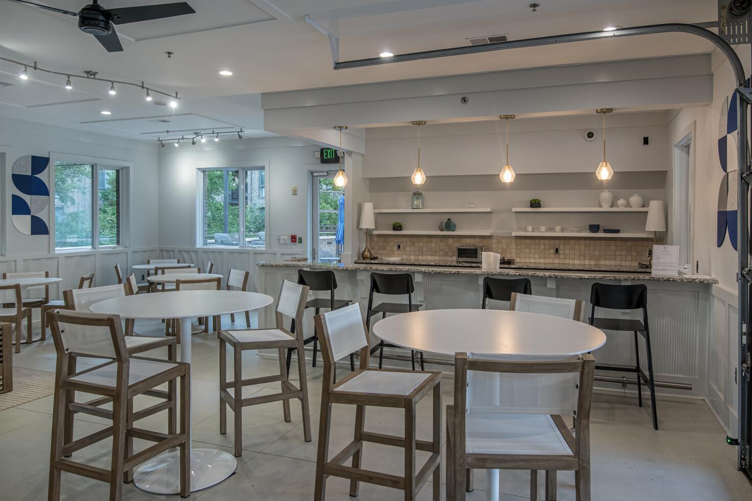 200 Manufacturers Road, Unit 348 Chattanooga, TN 37405 - Photo 34 of 46 Poolside Cabana