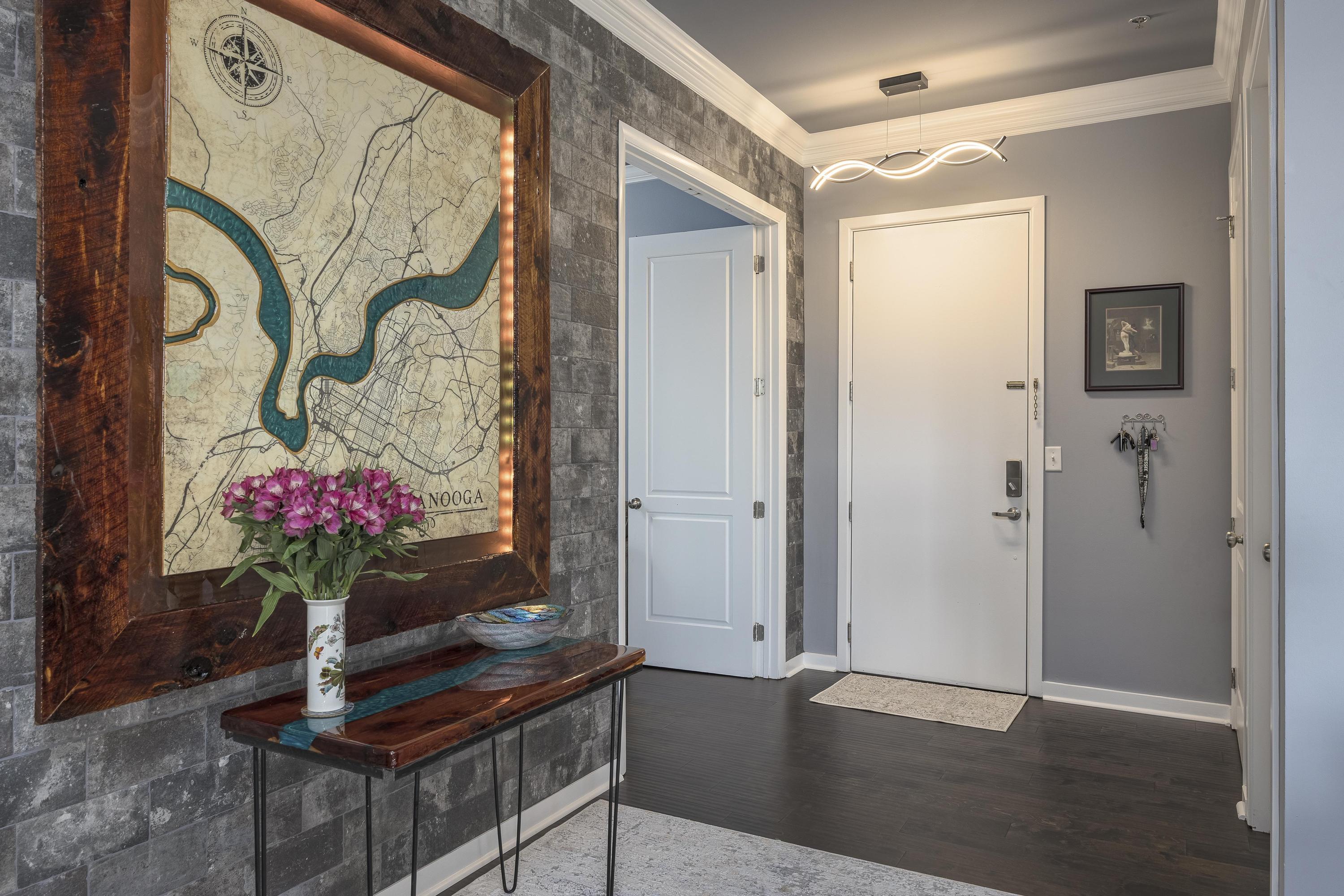 200 Manufacturers Road, Unit 348 Chattanooga, TN 37405 - Photo 4 of 46 Front Entrance into Home