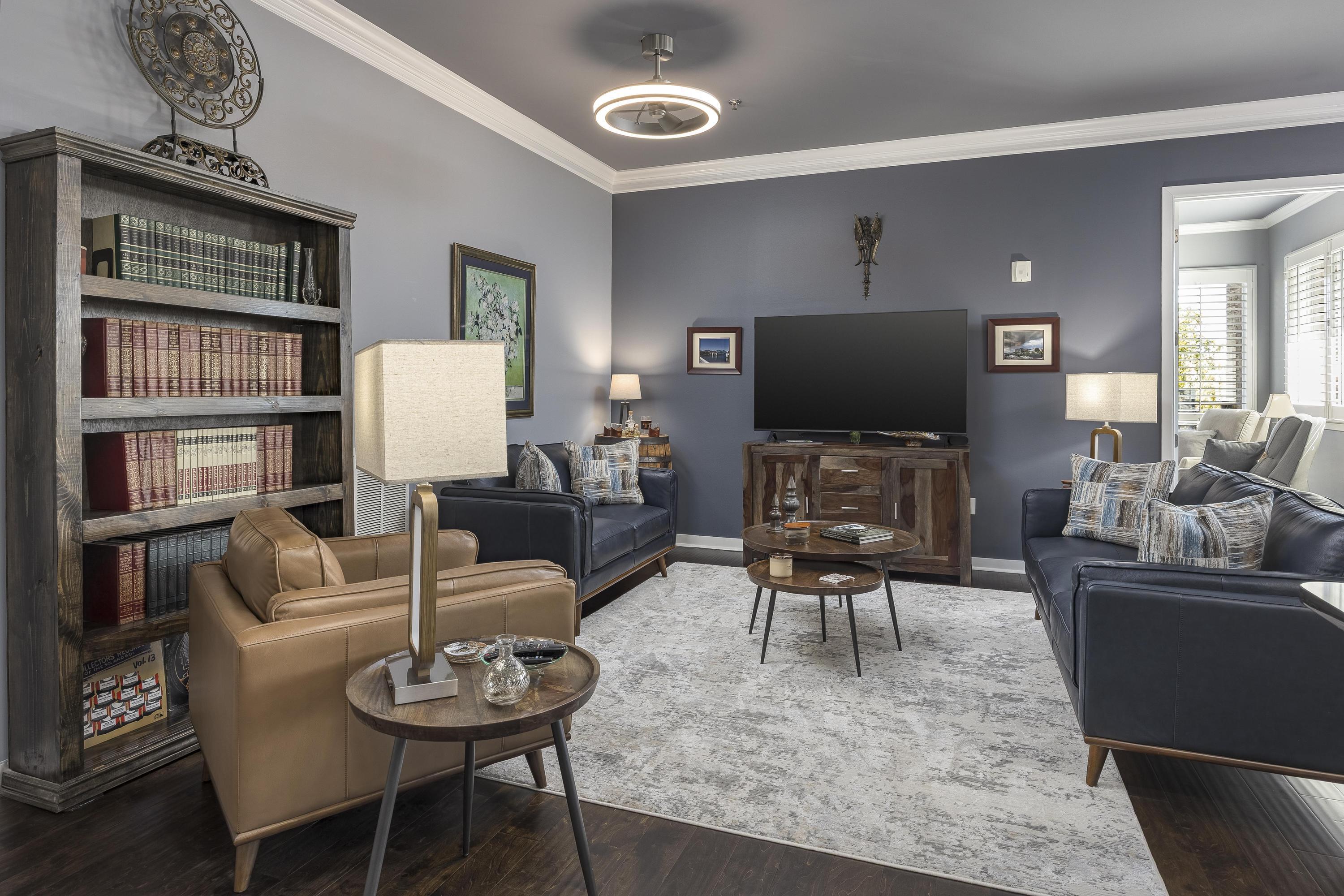 200 Manufacturers Road, Unit 348 Chattanooga, TN 37405 - Photo 9 of 46 Main Living Area