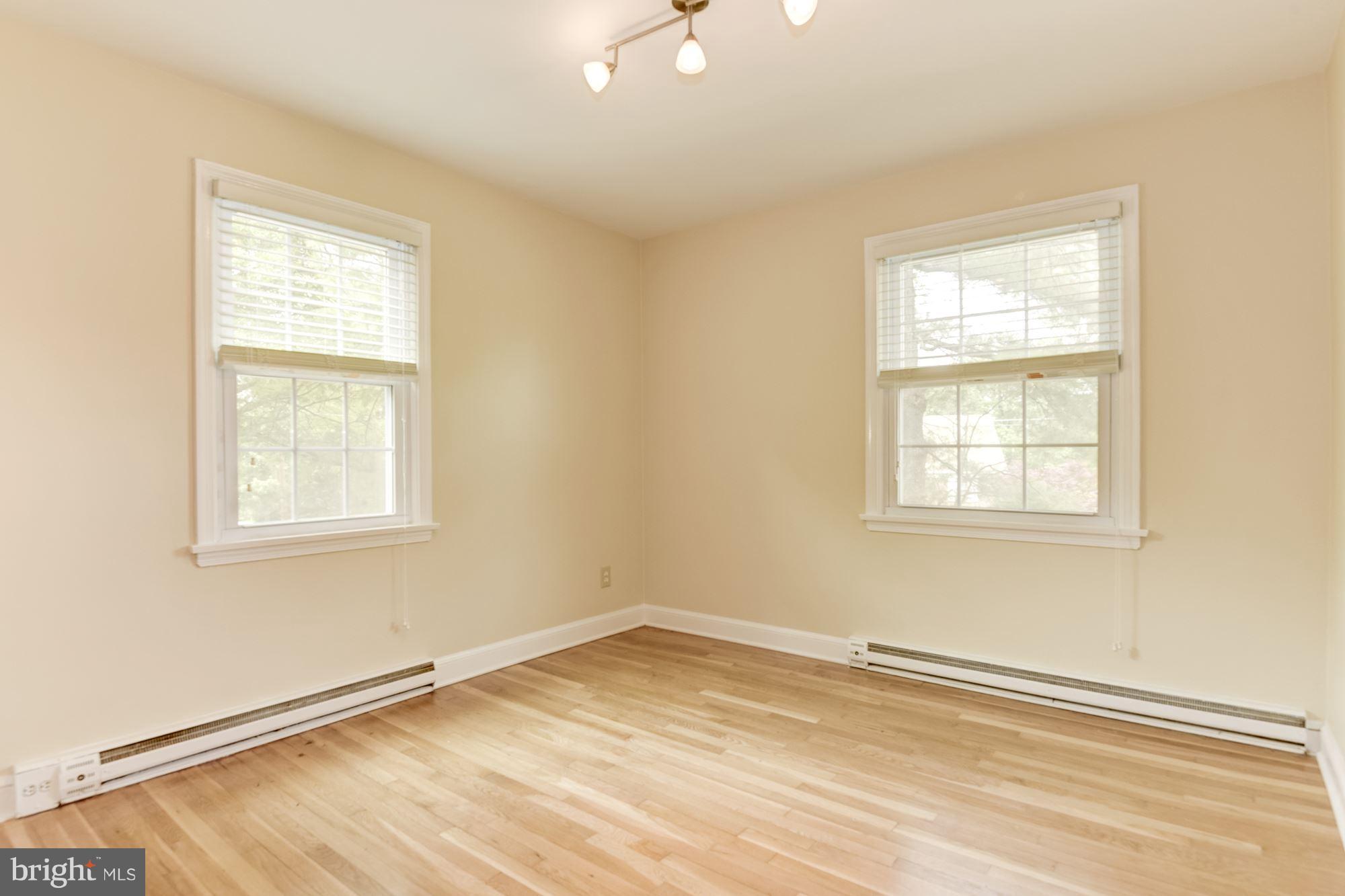 6906 Edgerton Lane Springfield, VA 22150 - Photo 14 of 30 Bedroom 2 on upper level