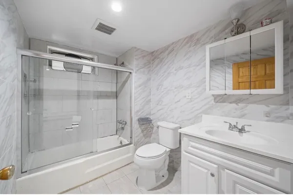 $3,600 | 93 Lord Avenue, Unit 1, Bayonne, NJ 07002