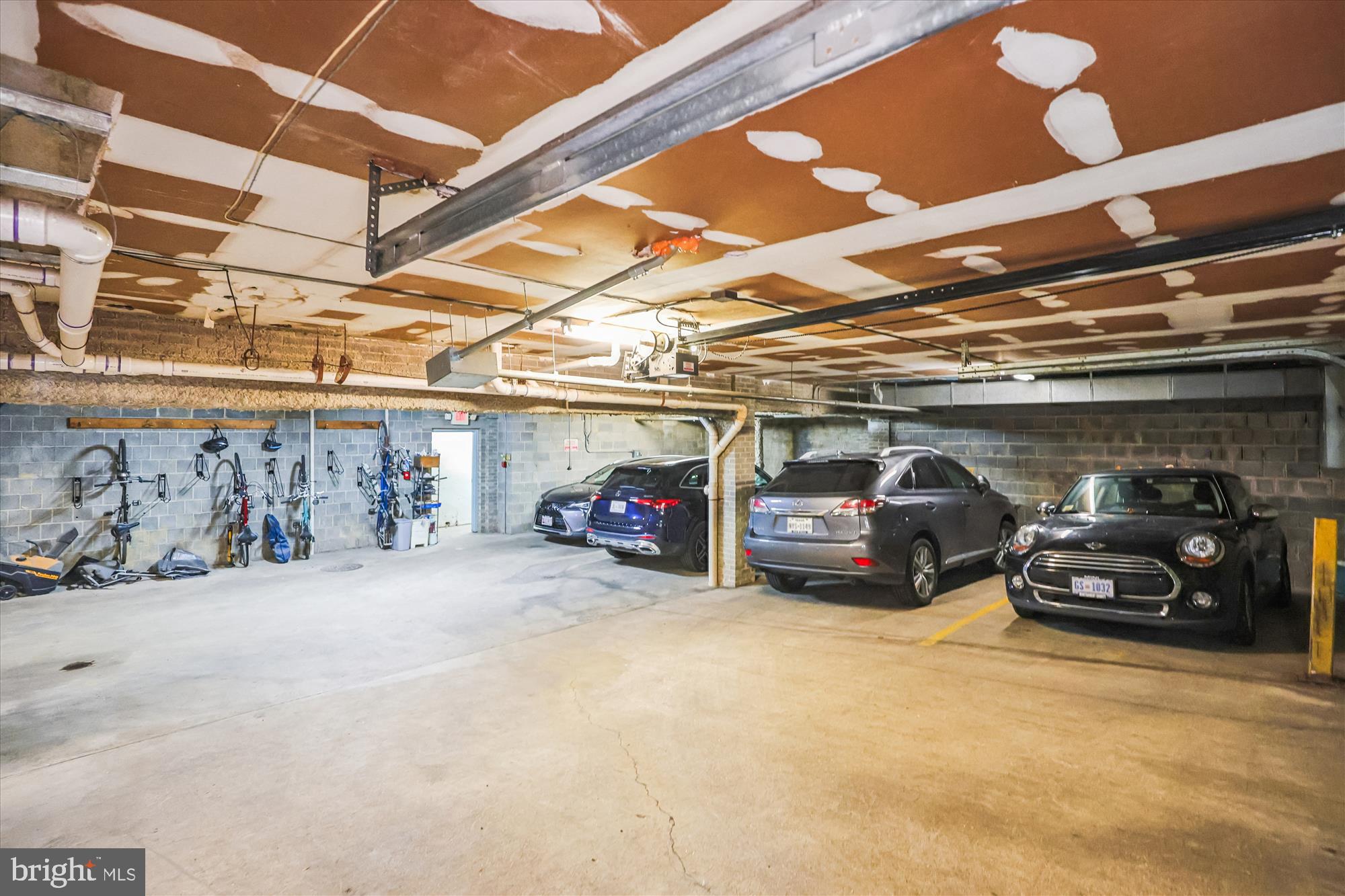 1803 T Street Northwest, Unit 3 Washington, DC 20009 - Photo 29 of 45 a view of parking garage with cars
