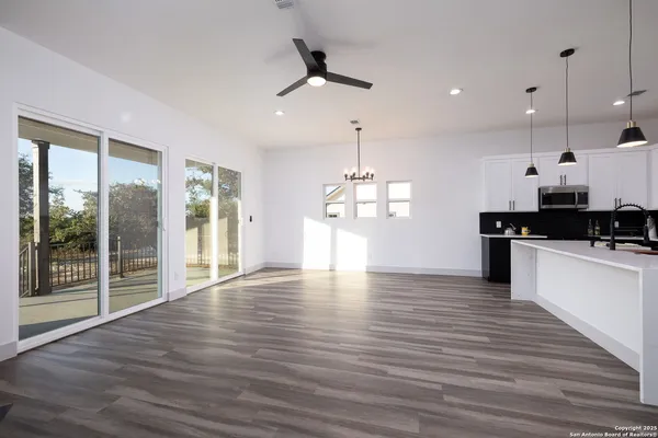 $485,000 | 1210 Fernwood Road, Fischer, TX 78623