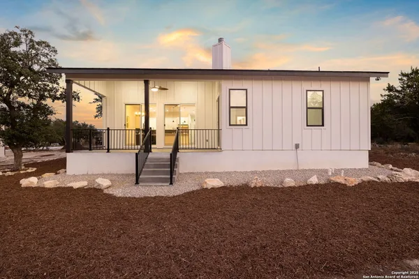 $485,000 | 1210 Fernwood Road, Fischer, TX 78623