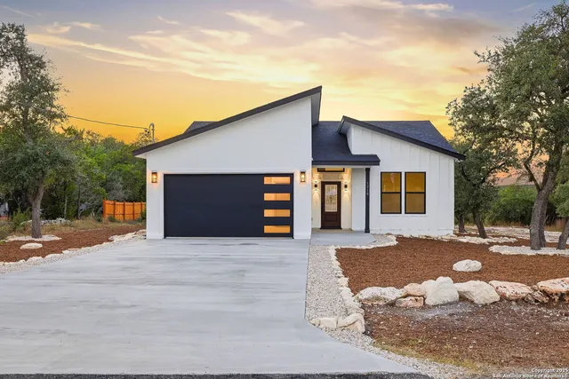 $495,000 | 1210 Fernwood Road, Fischer, TX 78623