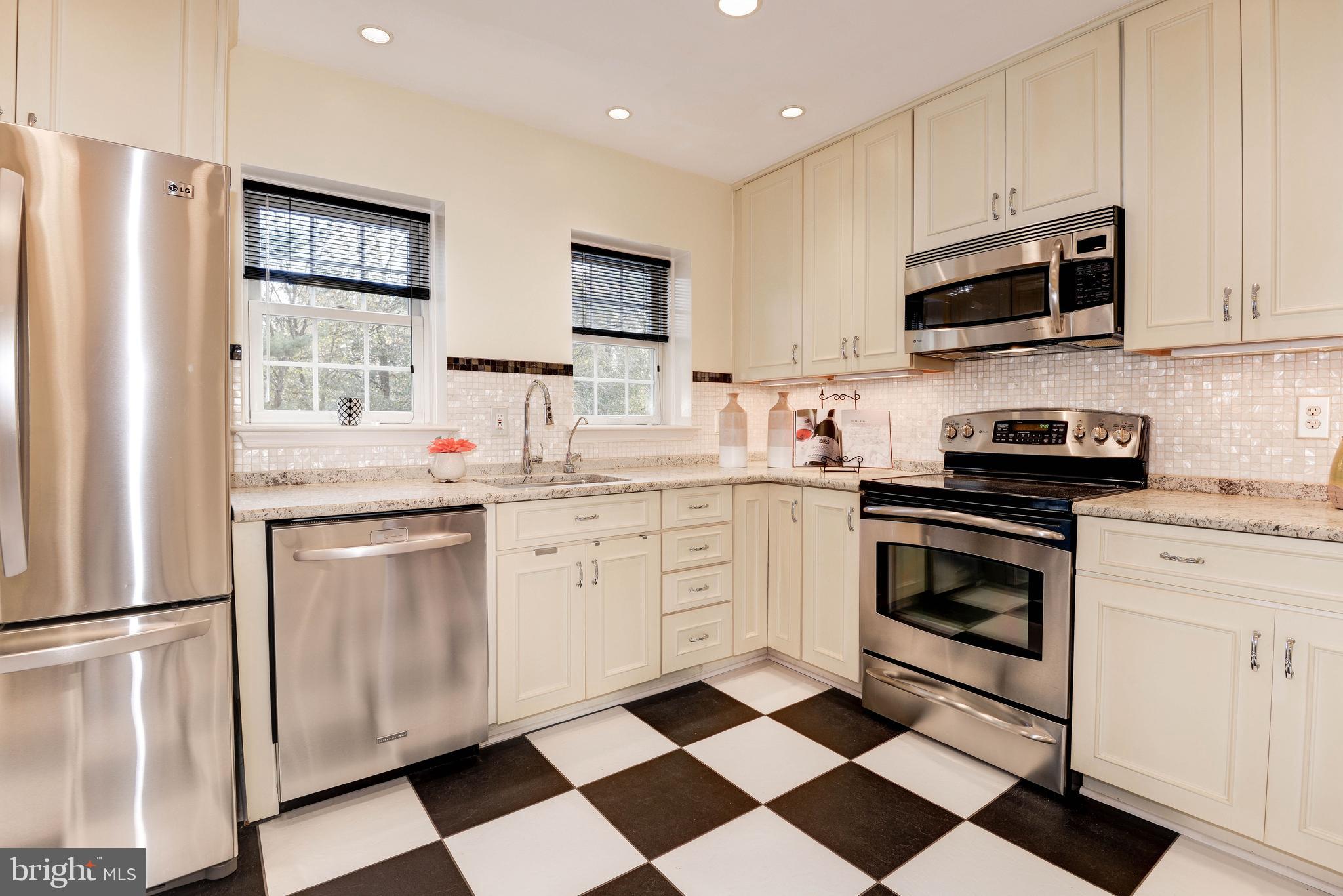 2103 Golf Course Drive Reston, VA 20191 - Photo 9 of 36
