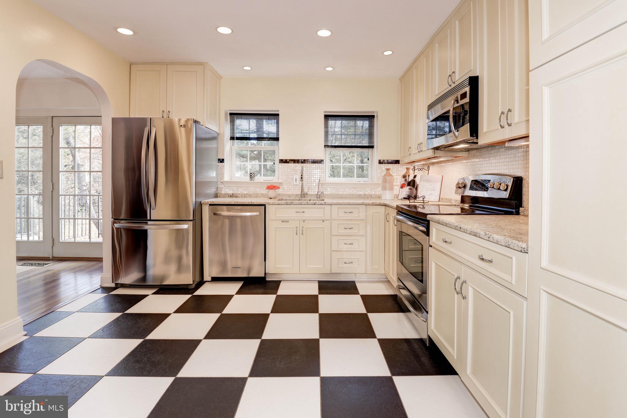 2103 Golf Course Drive Reston, VA 20191 - Photo 10 of 36