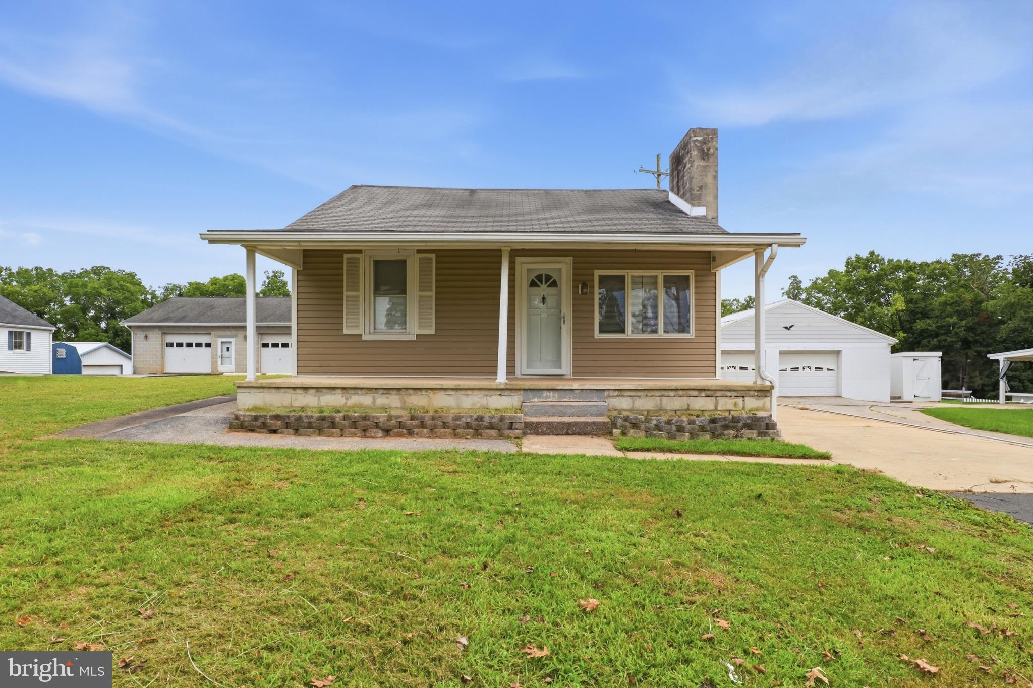 430 Hykes Mill Road Manchester, PA 17345 - Photo 3 of 69 Gallery Image 3