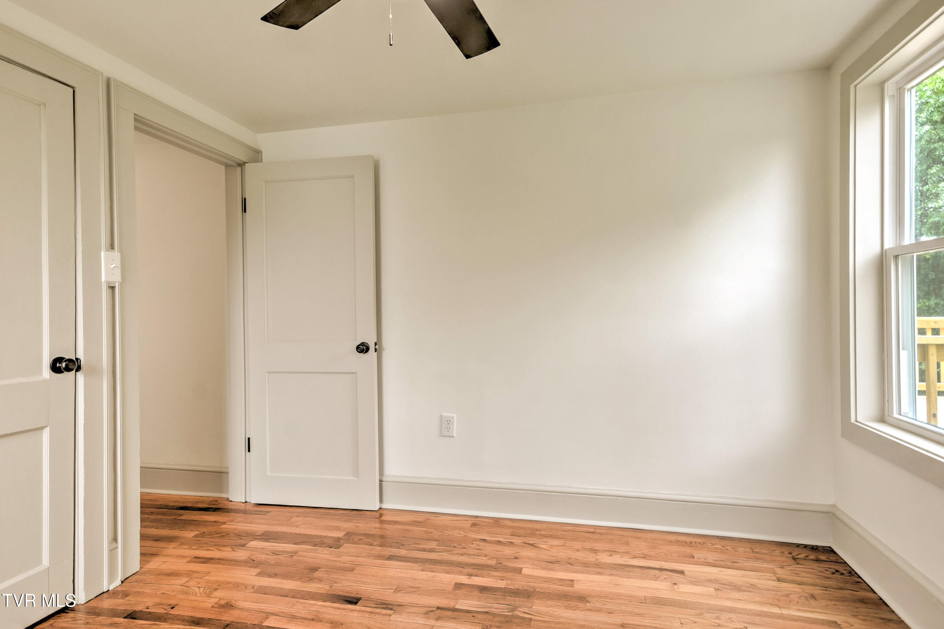 268 Cherokee Road Bristol, VA 24201 - Photo 27 of 43 2678 Cherokee DB-30
