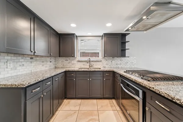 $1,800 | 9721 Debbie Lane, Houston, TX 77038