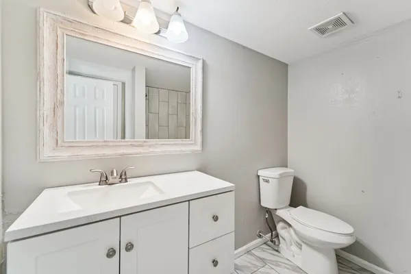 $1,800 | 9721 Debbie Lane, Houston, TX 77038