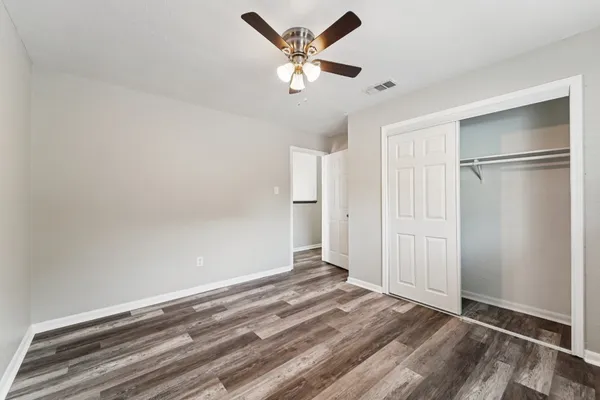 $1,800 | 9721 Debbie Lane, Houston, TX 77038