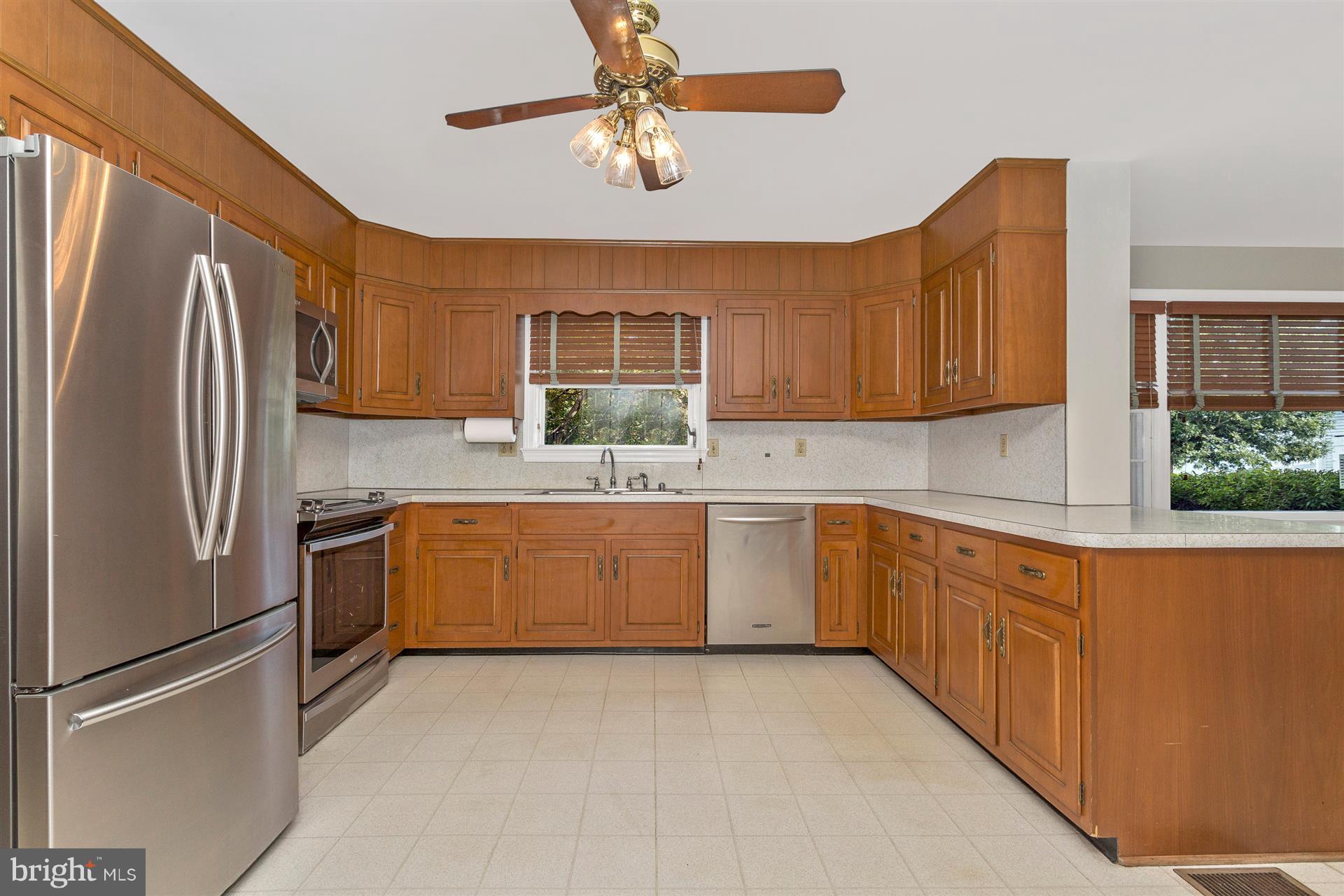 7101 Brink Road Gaithersburg, MD 20882 - Photo 17 of 30 Kitchen