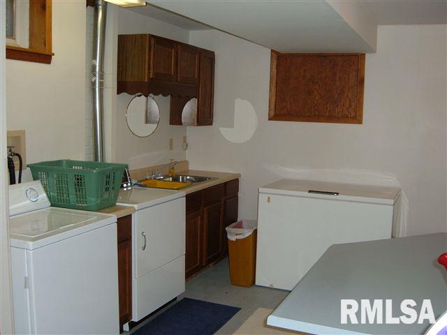 316 Valley Ridge Court Blue Grass, IA 52726 - Photo 11 of 12 Gallery Image 11