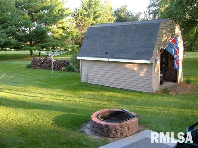 316 Valley Ridge Court Blue Grass, IA 52726 - Photo 8 of 12 Gallery Image 8