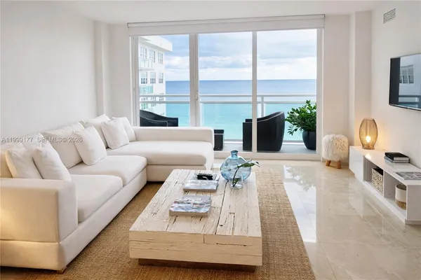 $4,900 | 6917 Collins Avenue, Unit 1611, Miami Beach, FL 33141