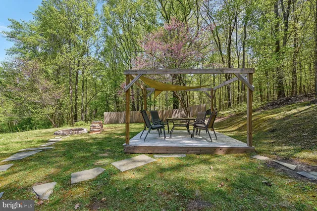 a view of outdoor space