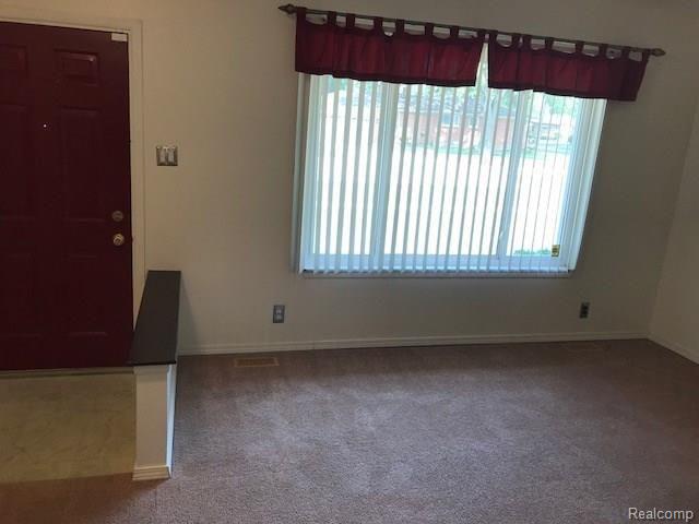 12864 Martin Road Warren, MI 48088 - Photo 6 of 12 pic 7.jpg
