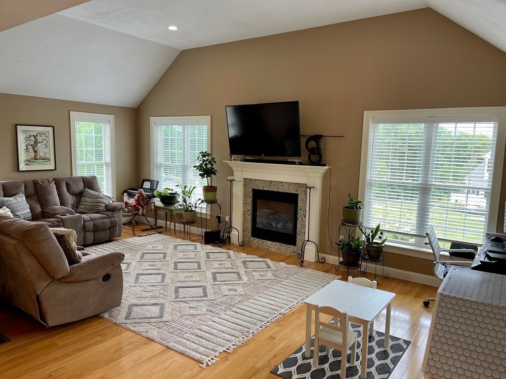 29 Clark Road Uxbridge, MA 01569 - Photo 11 of 22 Gallery Image 11