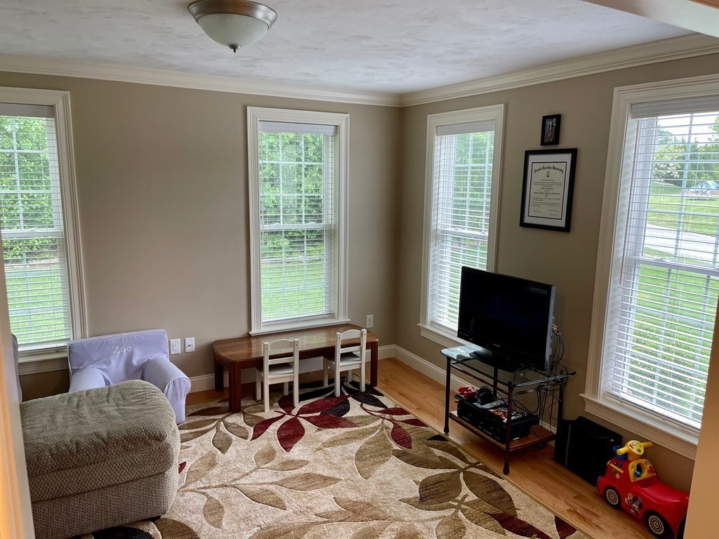 29 Clark Road Uxbridge, MA 01569 - Photo 8 of 22 Gallery Image 8