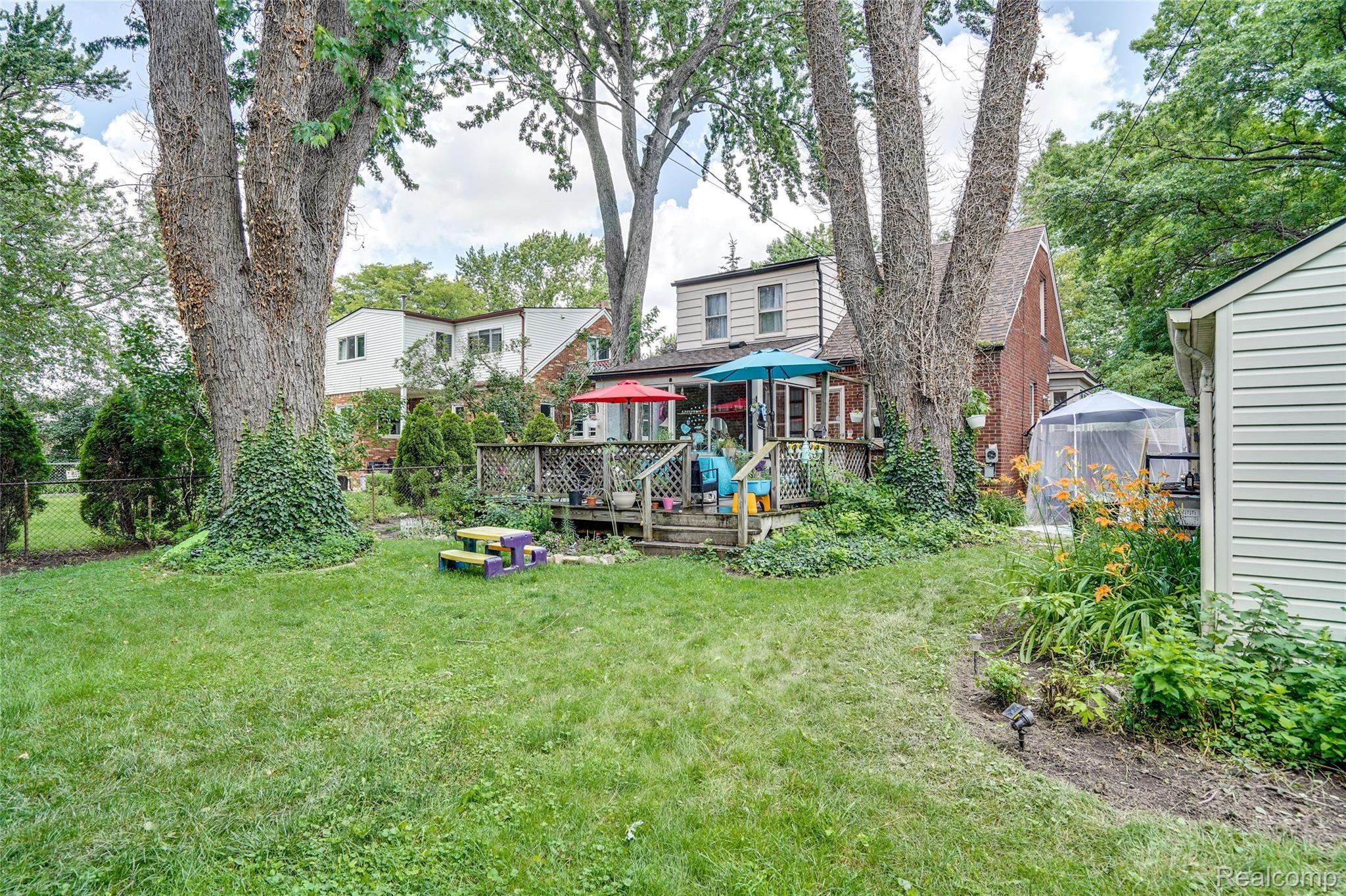 1833 Hawthorne Road Grosse Pointe, MI 48236 - Photo 22 of 24 GP-22.jpg