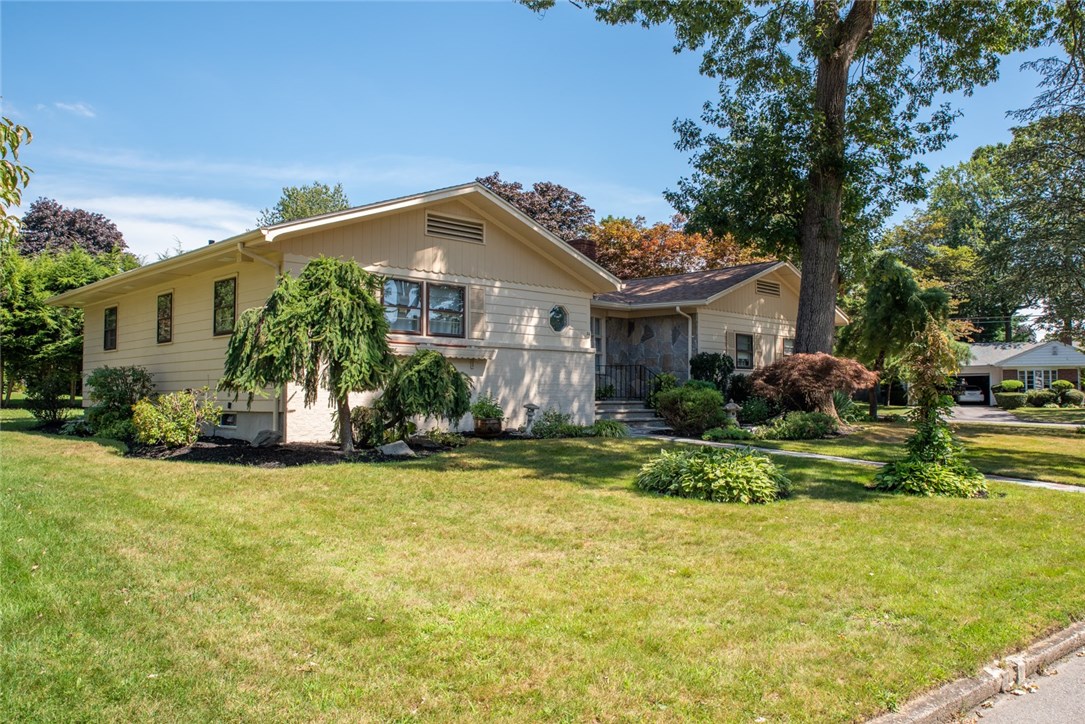 34 Hamden Road Cranston, RI 02920 - Photo 2 of 40 Gallery Image 2
